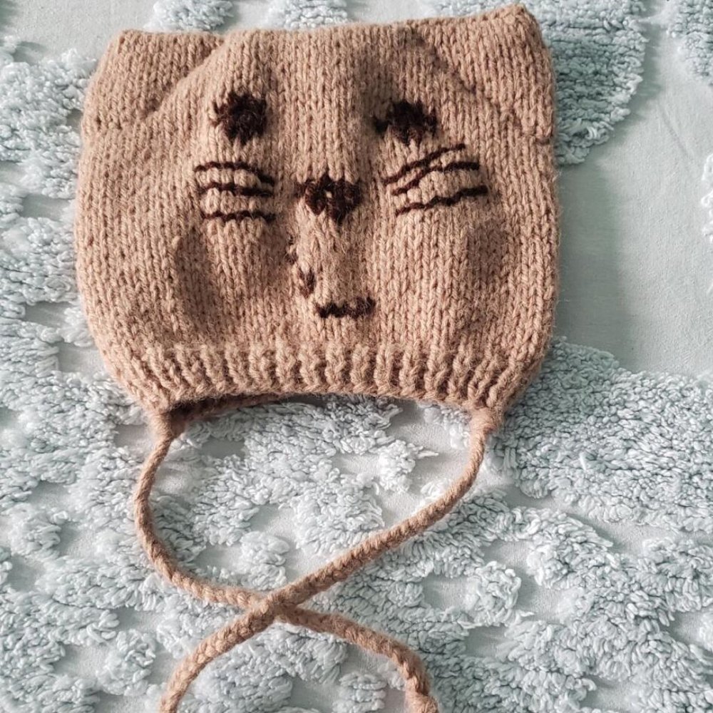 Baby hat kitty handmade yarn acrylic one piece head circumference 18 innew